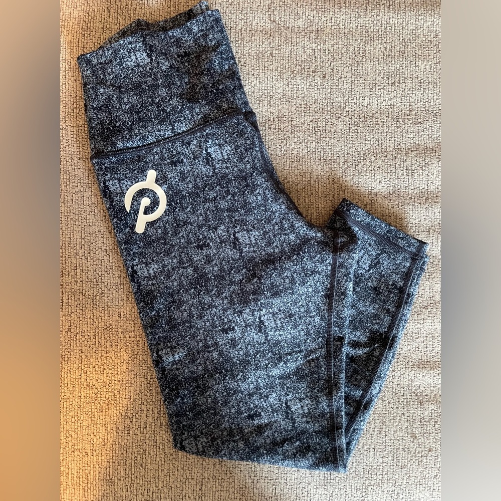 Blue Peloton Capri Leggings Medium NWOT